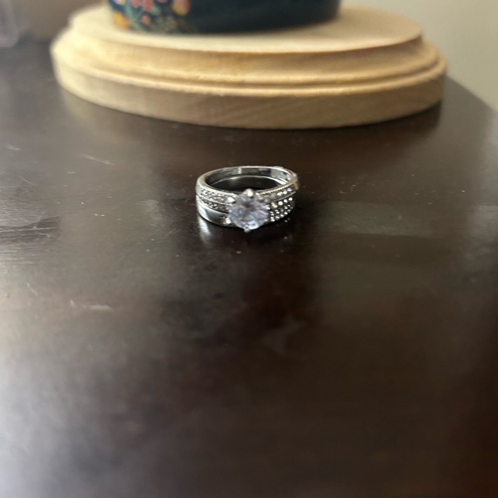 Women’s Ring Set - Picture 3 of 3
